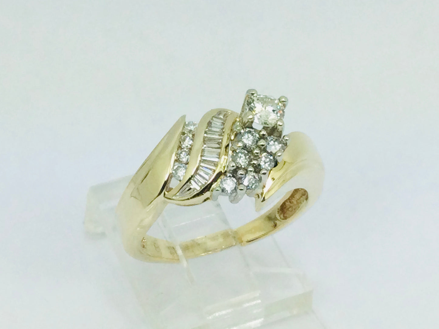 14k Yellow Gold Round and Baguette Cut 0.70ct Diamond Cluster Ring