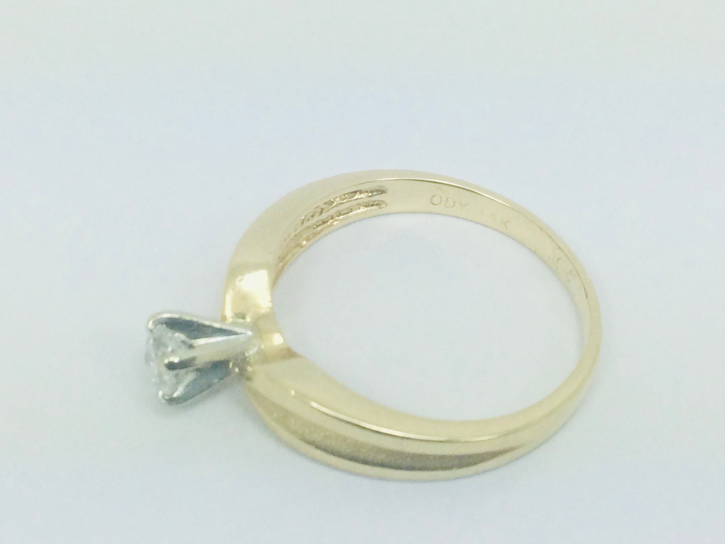 14k Yellow Gold Round Cut 22pt Diamond Solitaire Ring