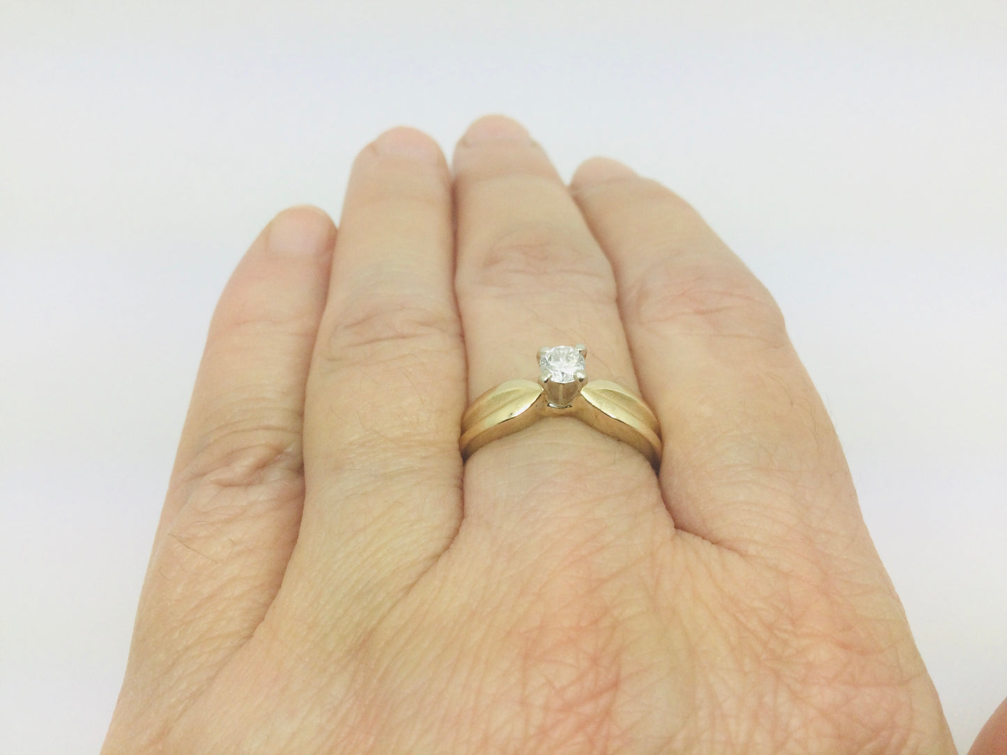 14k Yellow Gold Round Cut 22pt Diamond Solitaire Ring