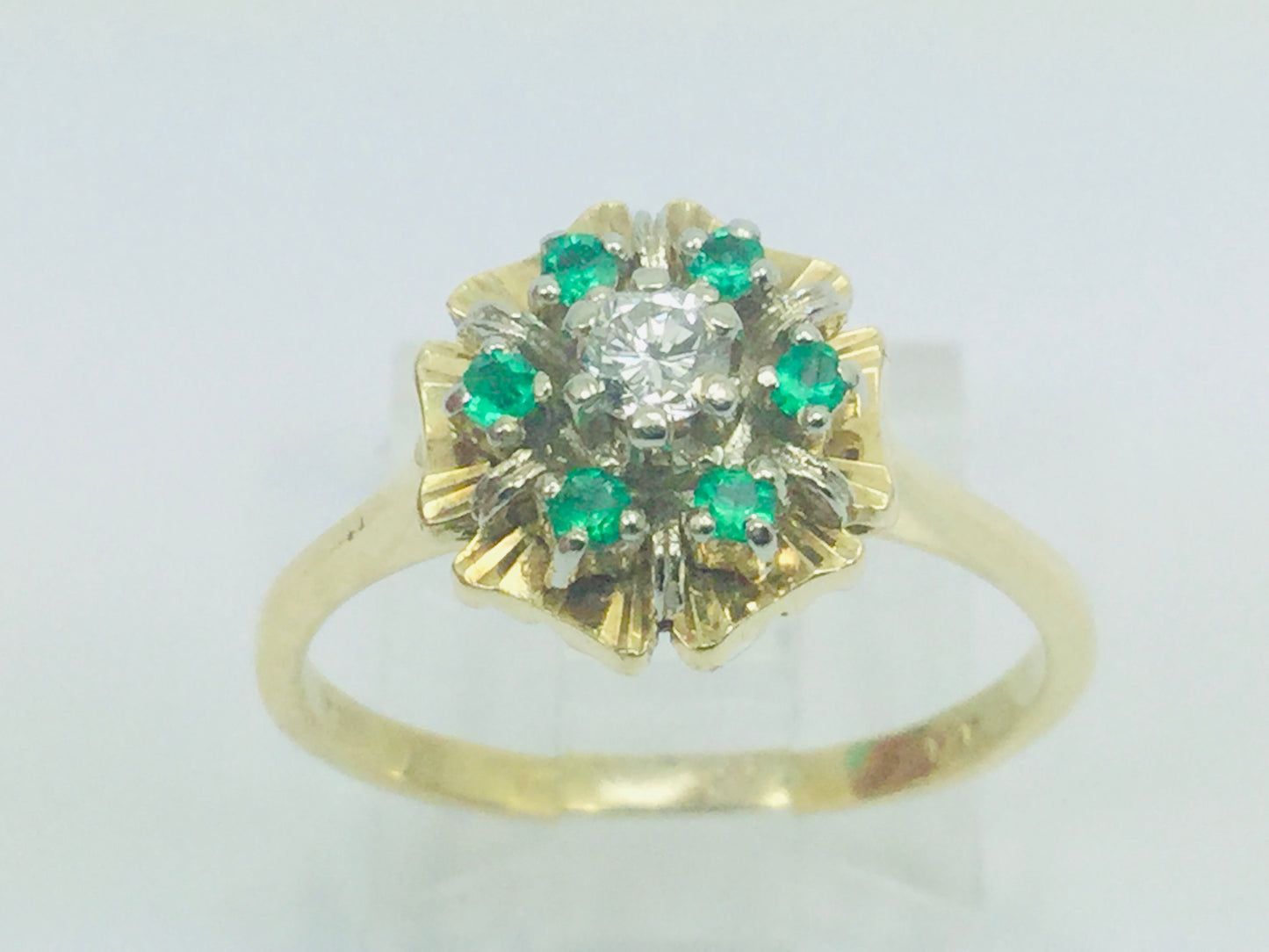 14k Yellow Gold Round Cut 12pt Emerald May Birthstone & 10pt Diamond Floral Ring