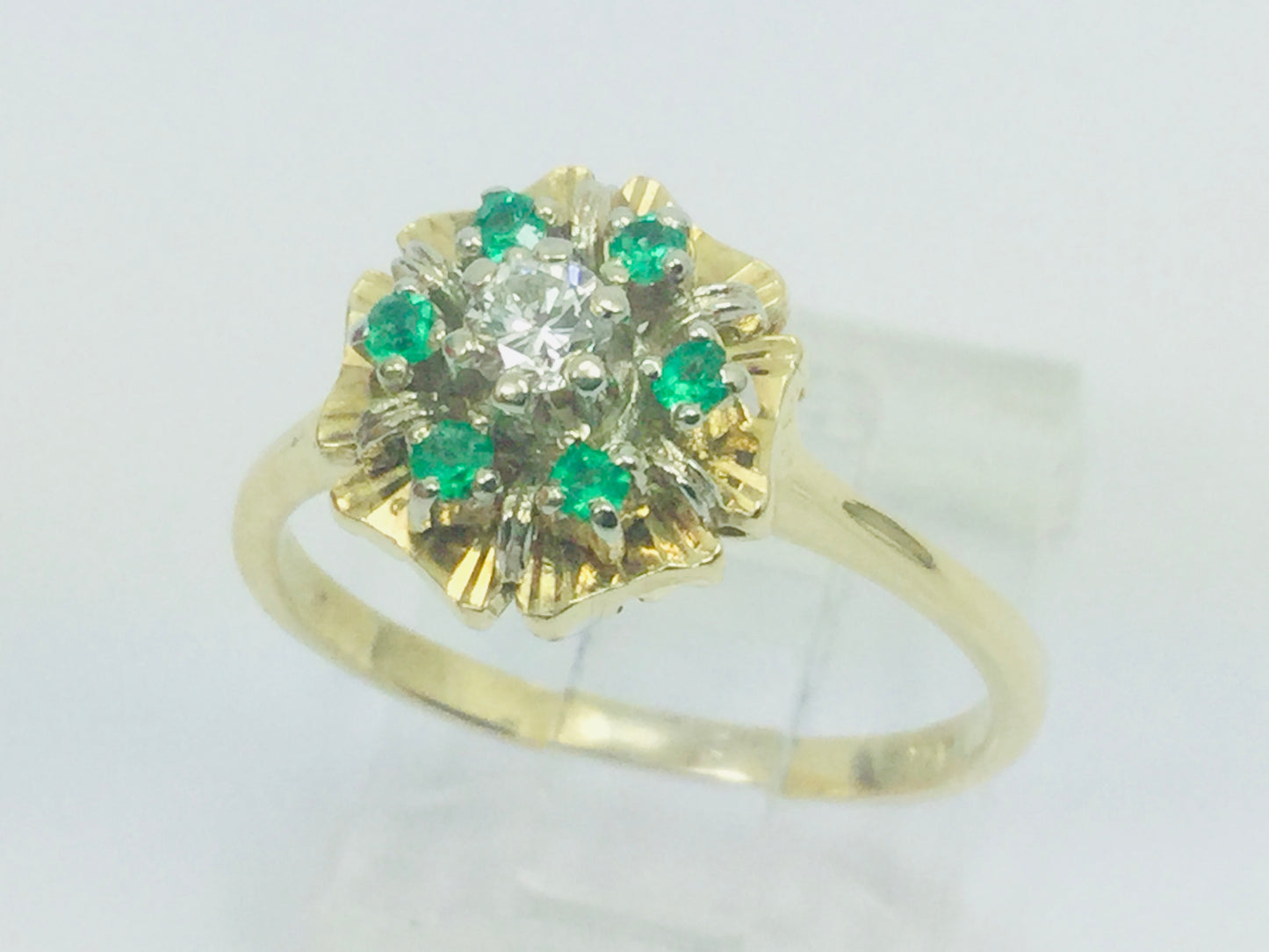 14k Yellow Gold Round Cut 12pt Emerald May Birthstone & 10pt Diamond Floral Ring
