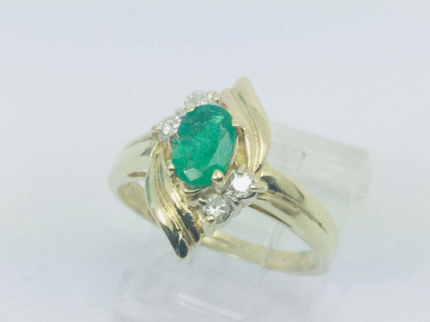 10k Yellow Gold Oval Cut 50pt Emerald May Birthstone & 12pt Diamond Ring