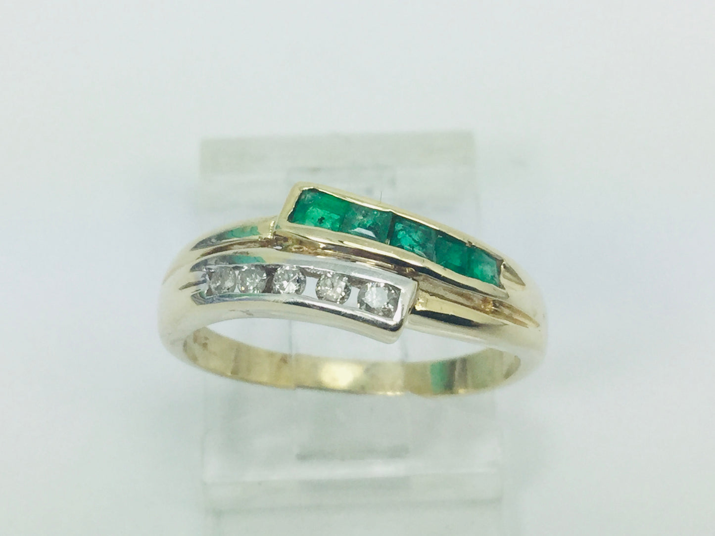14k Yellow Gold Princess Cut 40pt Emerald May Birthstone & 10pt Round Cut Diamond Row Set Ring