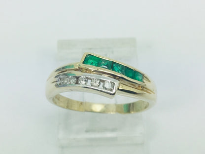 14k Yellow Gold Princess Cut 40pt Emerald May Birthstone & 10pt Round Cut Diamond Row Set Ring
