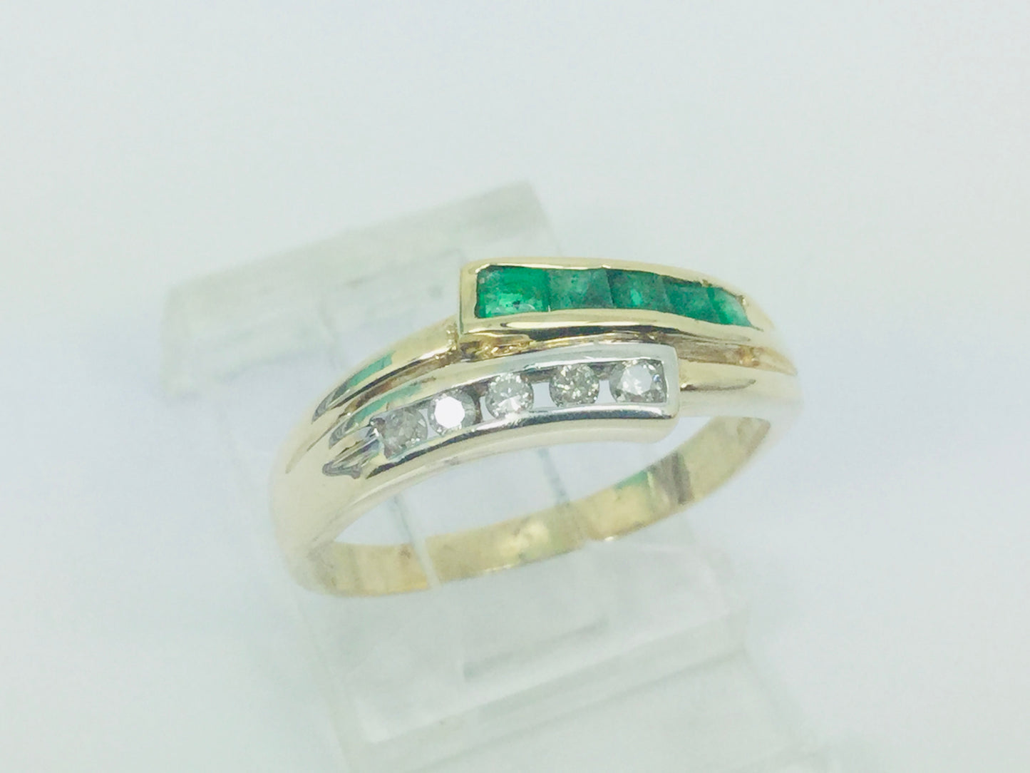 14k Yellow Gold Princess Cut 40pt Emerald May Birthstone & 10pt Round Cut Diamond Row Set Ring
