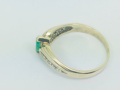 10k Yellow Gold Marquise Cut 30pt Emerald May Birthstone & 6pt Diamond Row Set Ring