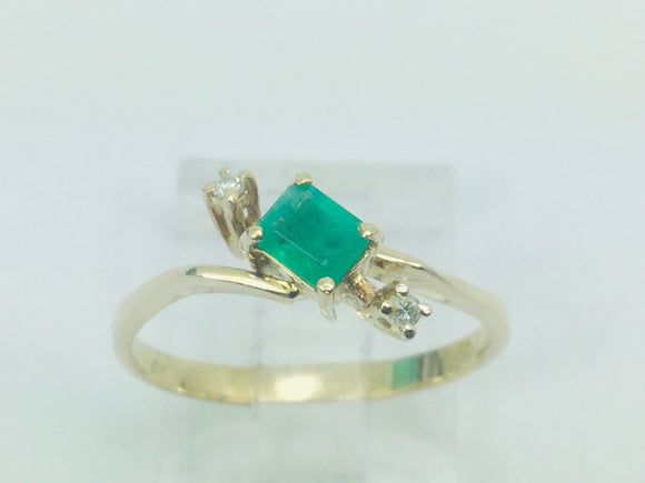 18k Yellow Gold Emerald Cut 27pt Emerald May Birthstone & Diamond Ring