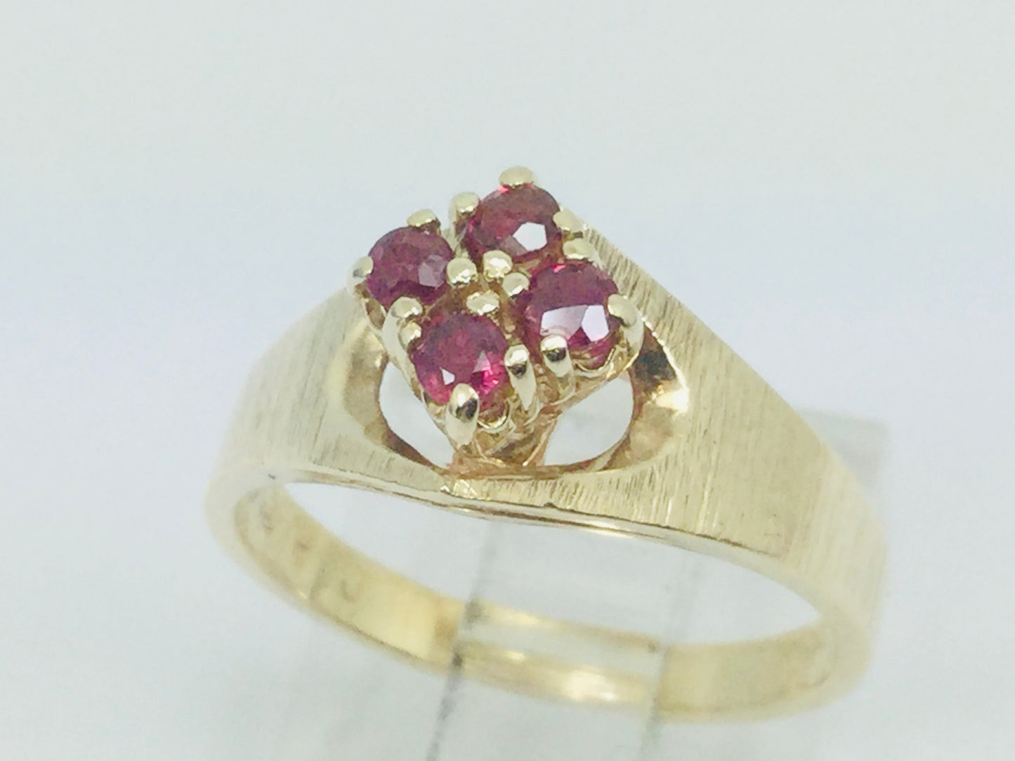 10k Yellow Gold Round Cut 16pt Ruby July Birthstone Cluster Ring