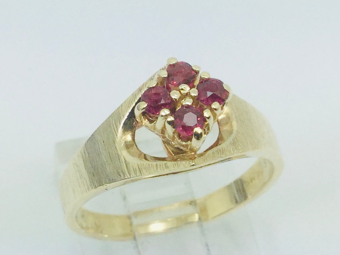 10k Yellow Gold Round Cut 16pt Ruby July Birthstone Cluster Ring