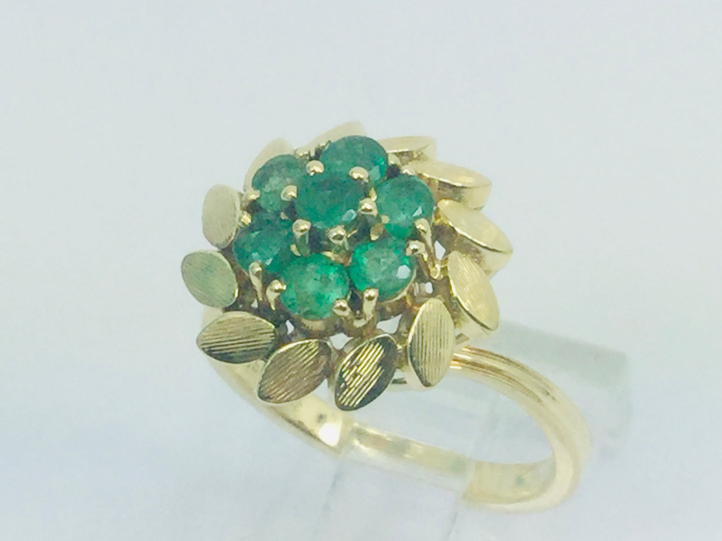 18k Yellow Gold Round Cut Emerald May Birthstone Floral & Leaf Ring