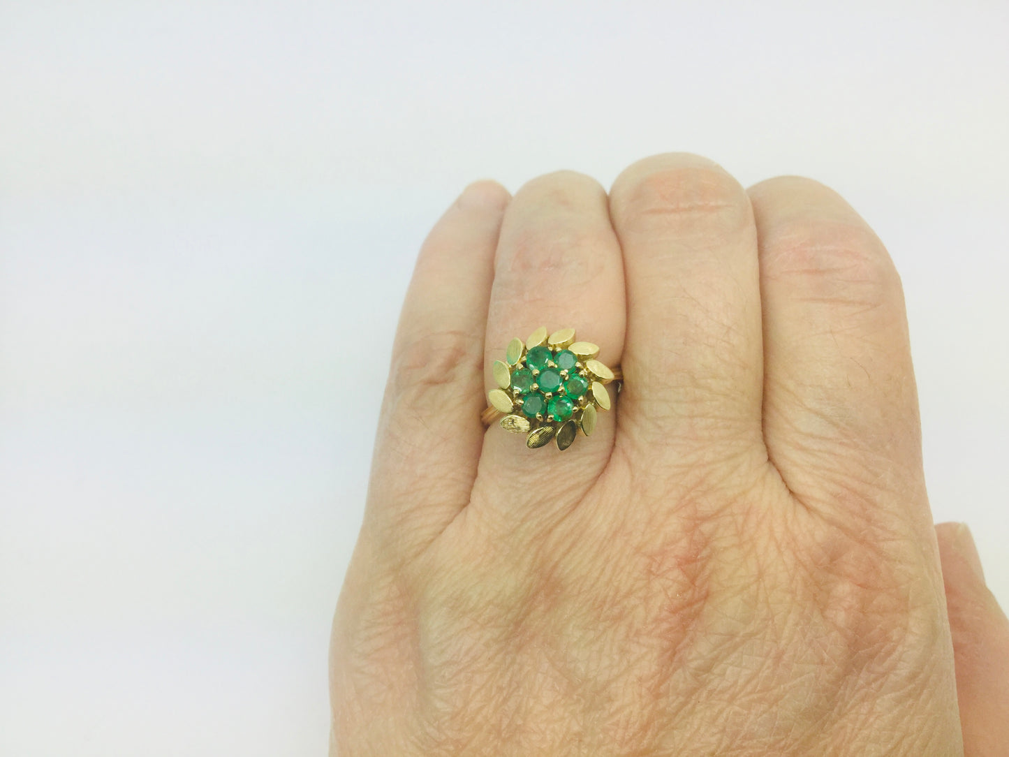 18k Yellow Gold Round Cut Emerald May Birthstone Floral & Leaf Ring