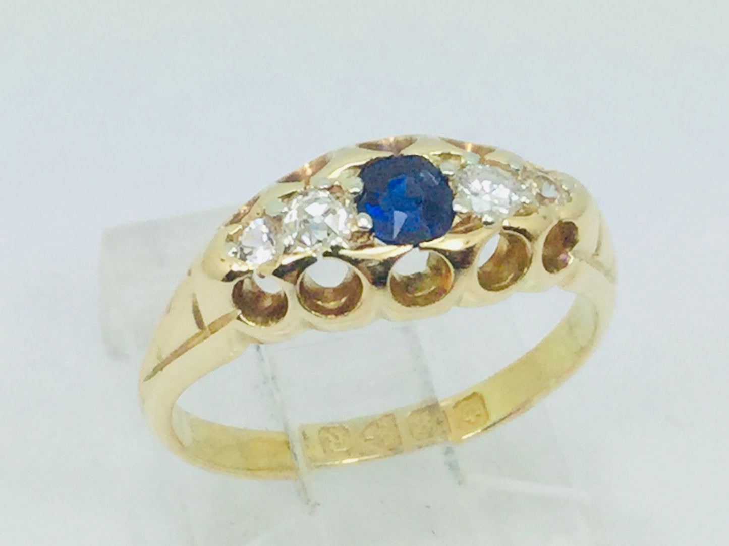 18k Yellow Gold Round Cut 20pt Sapphire September Birthstone & 18pt Diamond Ring
