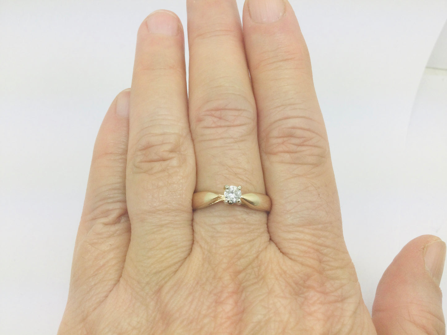 14k Yellow Gold Round Cut 18pt Diamond Solitaire Ring