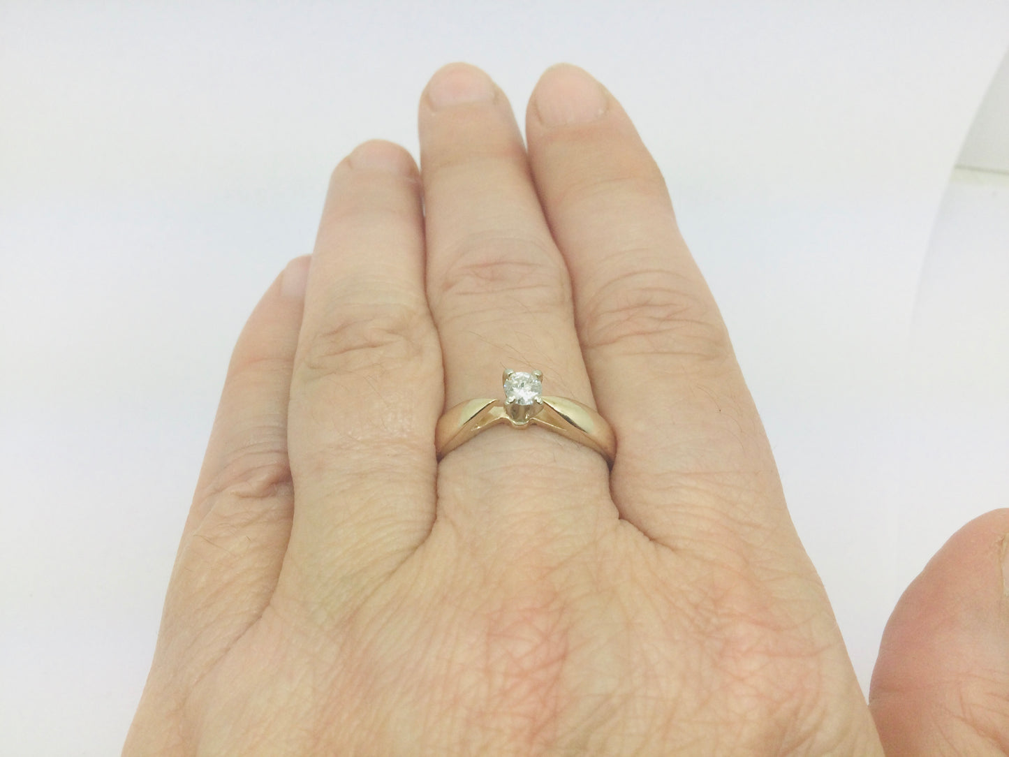 14k Yellow Gold Round Cut 18pt Diamond Solitaire Ring