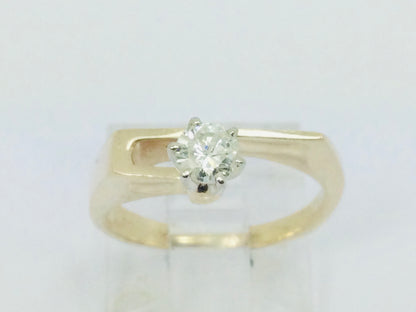 14k Yellow Gold Round Cut 25pt Diamond Solitaire Ring