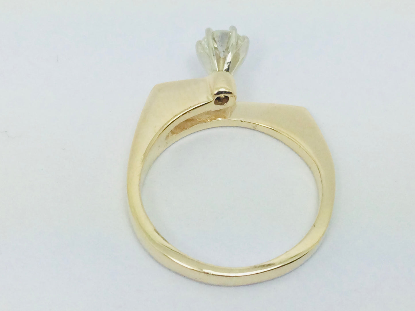 14k Yellow Gold Round Cut 25pt Diamond Solitaire Ring