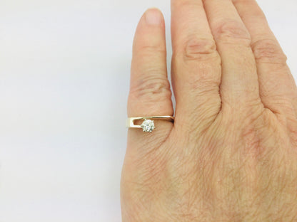 14k Yellow Gold Round Cut 25pt Diamond Solitaire Ring