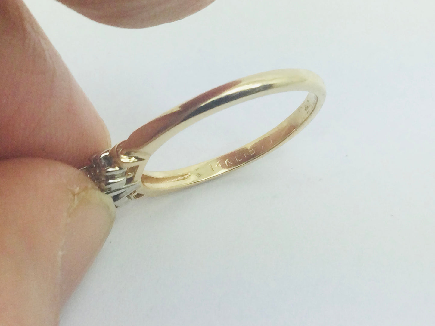 14k Yellow Gold Round Cut 13pt Diamond with Accent Ring