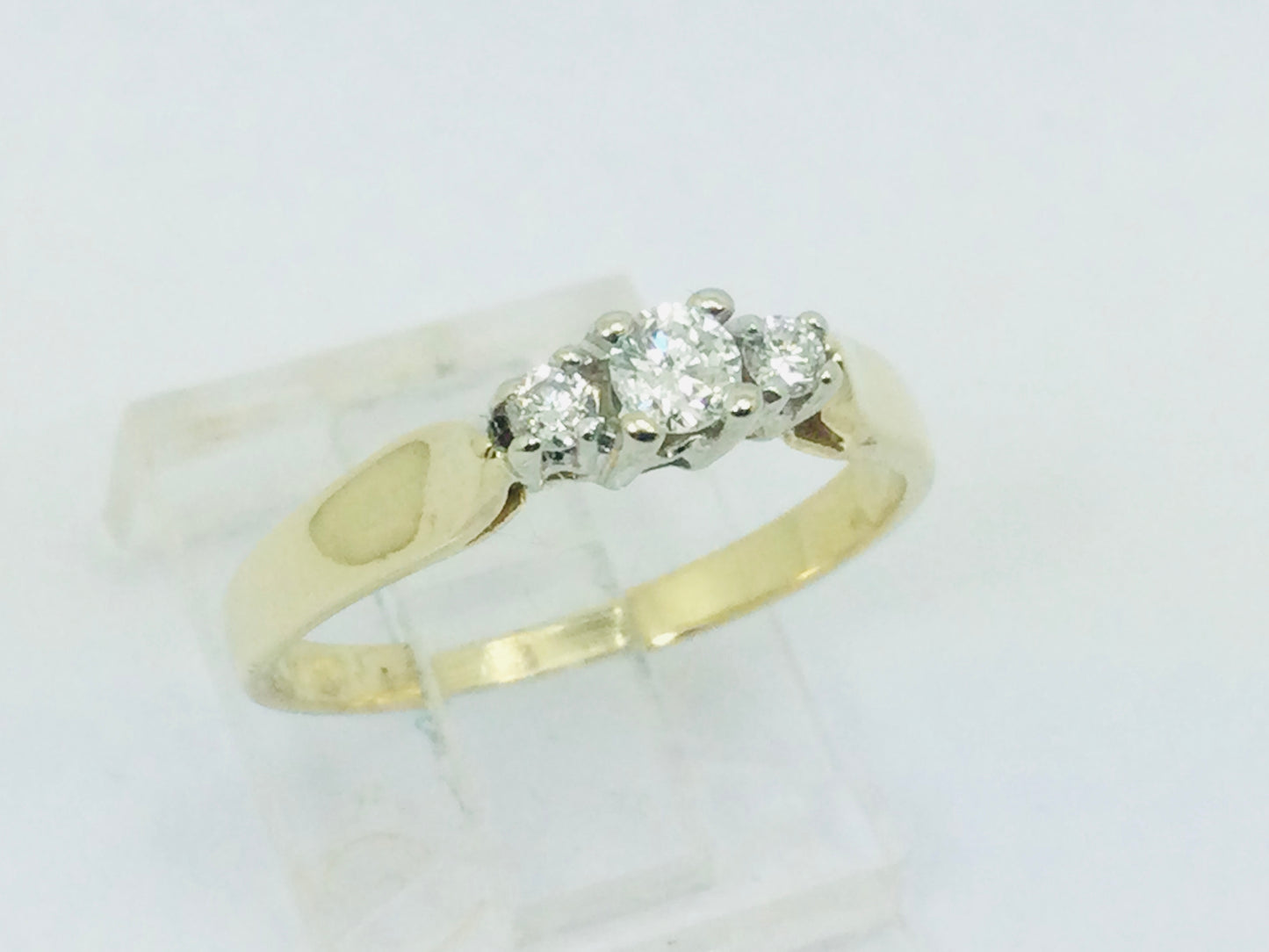 14k Yellow Gold 17pt Round Cut Diamond Trinity Ring
