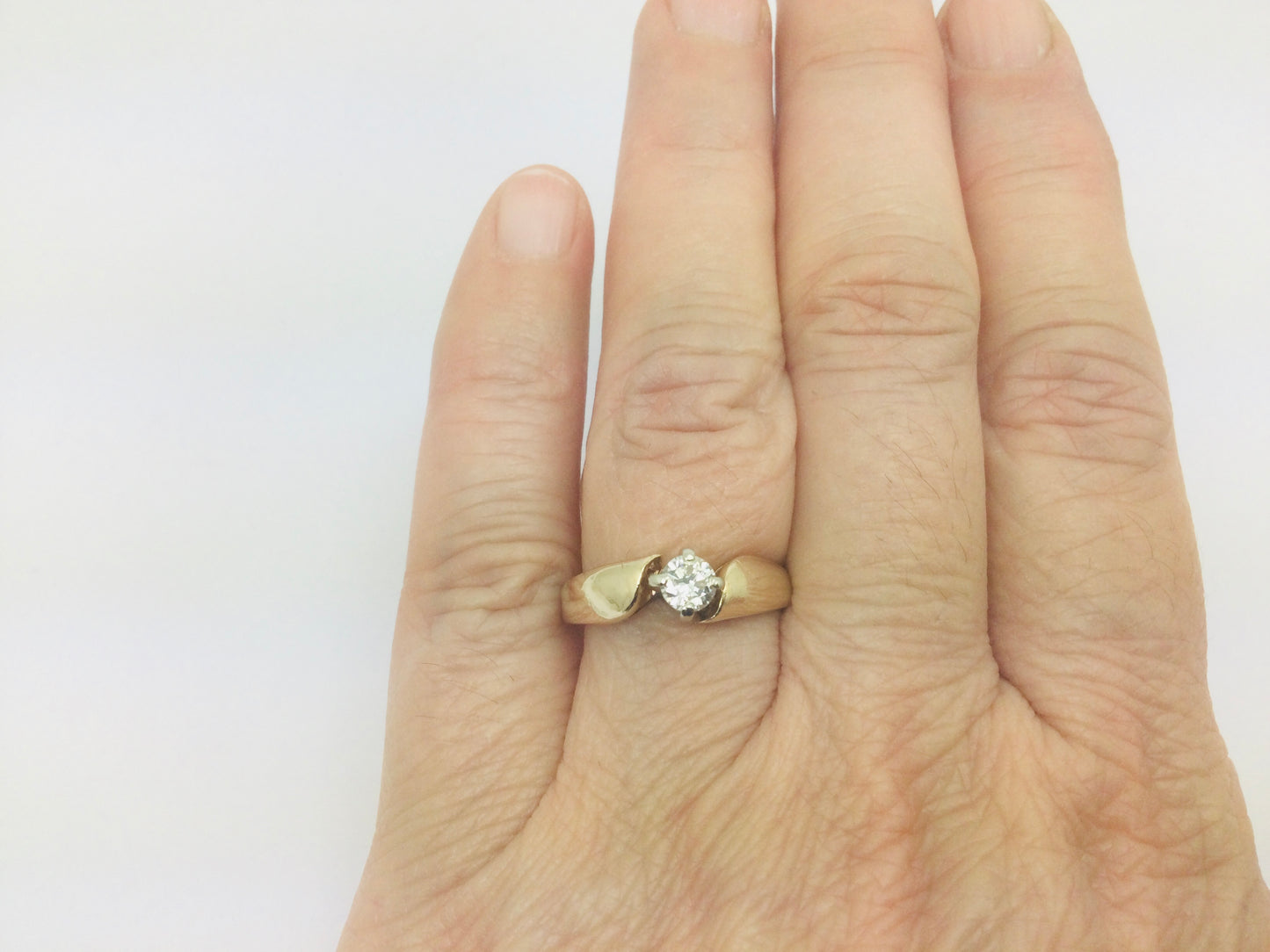 14k Yellow Gold Round Brilliant Cut 0.25ct Diamond Solitaire Ring