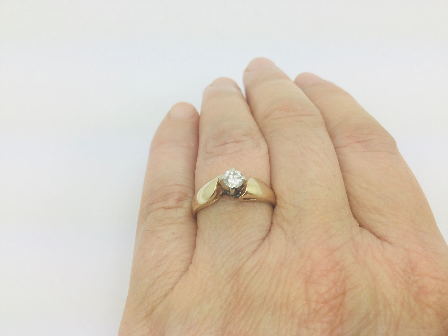14k Yellow Gold Round Brilliant Cut 0.25ct Diamond Solitaire Ring