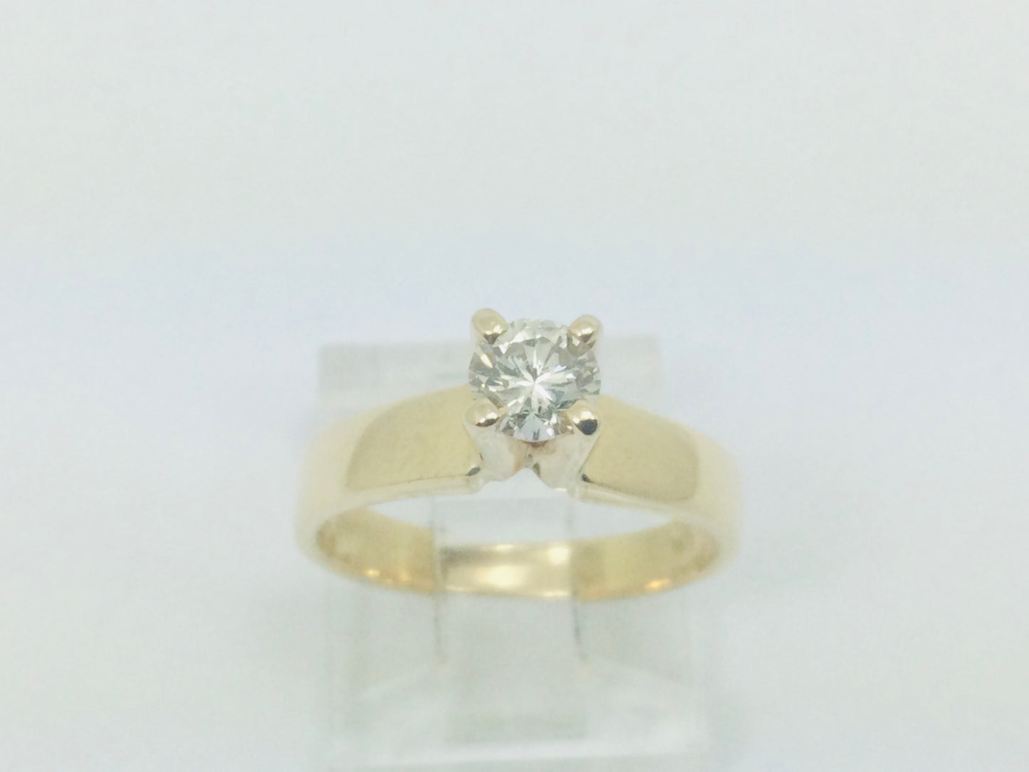 14k Yellow Gold Round Cut 35pt Diamond Solitaire Ring