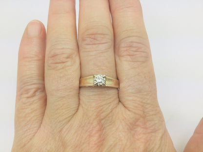 14k Yellow Gold Round Cut 0.14ct Diamond Solitaire Ring