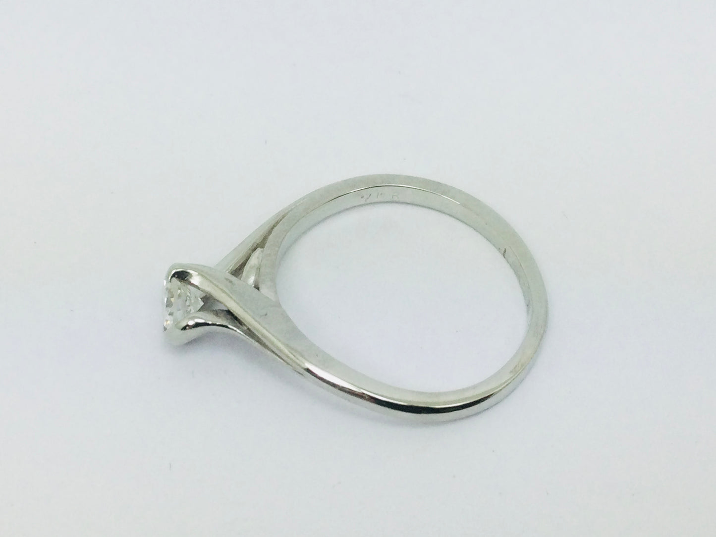 14k White Gold Round Cut 18pt Diamond Solitaire Ring