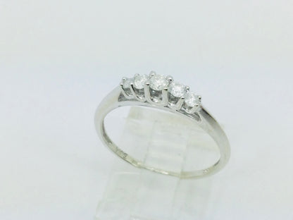 14k White Gold Round Cut 20pt Diamond Row Set Ring