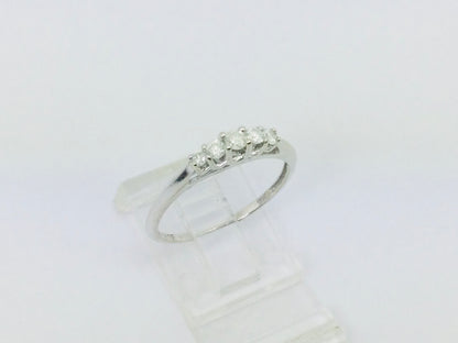 14k White Gold Round Cut 20pt Diamond Row Set Ring