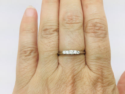14k White Gold Round Cut 20pt Diamond Row Set Ring