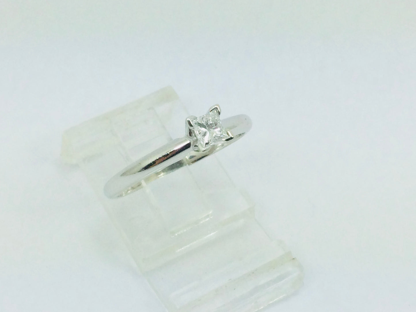 14k White Gold Princess Cut 17pt Solitaire Diamond Ring