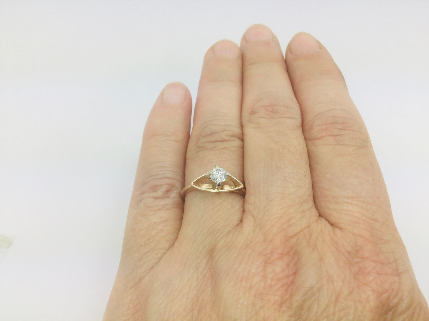 14k Yellow Gold Round Cut 0.29ct Diamond Solitaire Ring