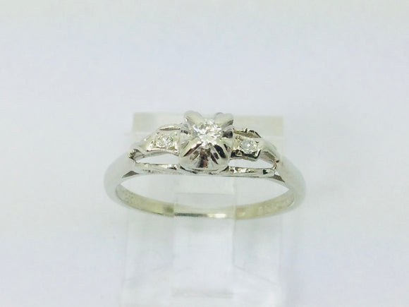 14k White Gold Vintage Round Cut 8pt Diamond with Diamond Accents Ring
