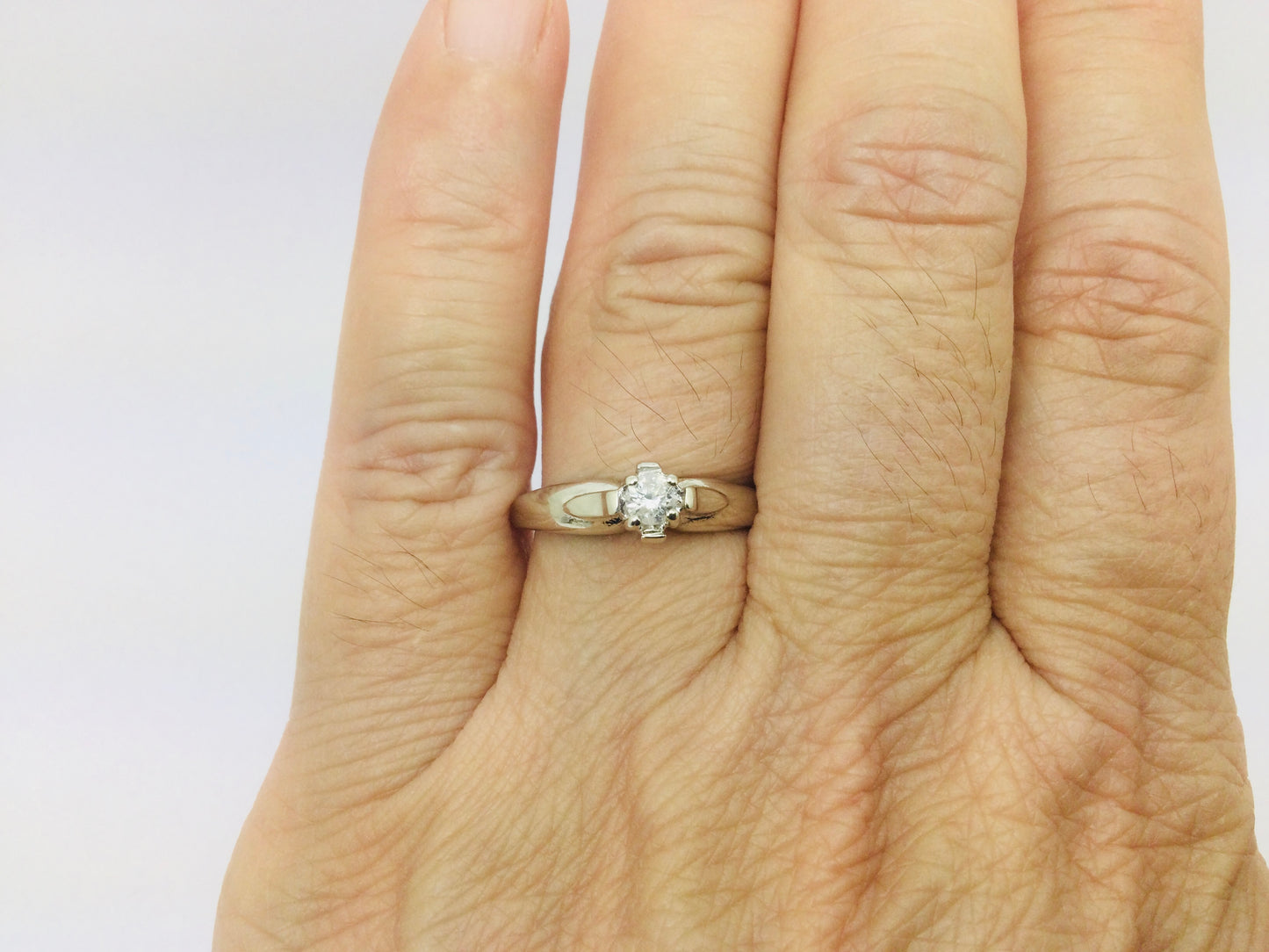 10k White Gold Round Cut 16pt Solitaire Diamond Ring