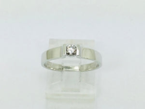 10k White Gold Round Cut 15pt Diamond Solitaire Ring