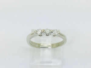 14k White Gold Round Cut 21pt Diamond Trinity Ring