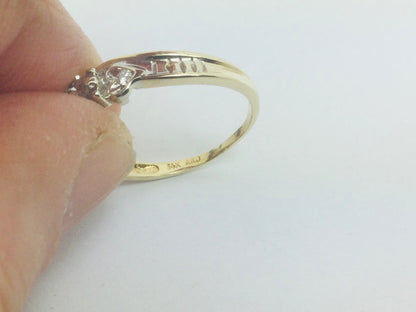 14k Yellow Gold Round Cut 10pt Diamond Heart Ring