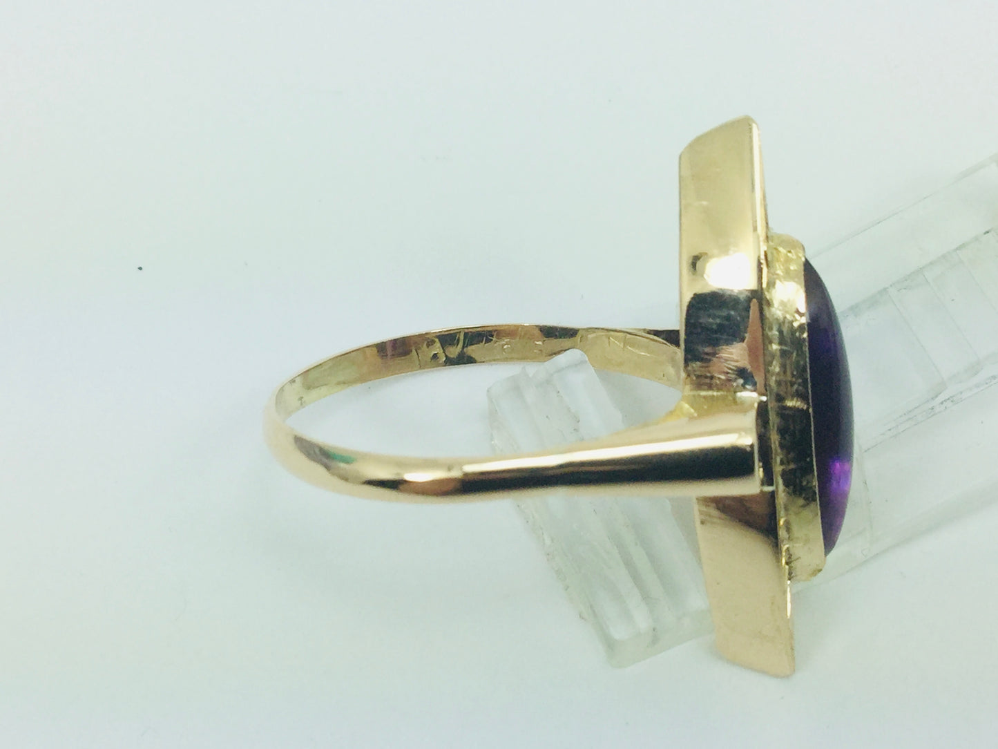18k Yellow Gold Marquise Cut Cabochon Amethyst February Birthstone Ring