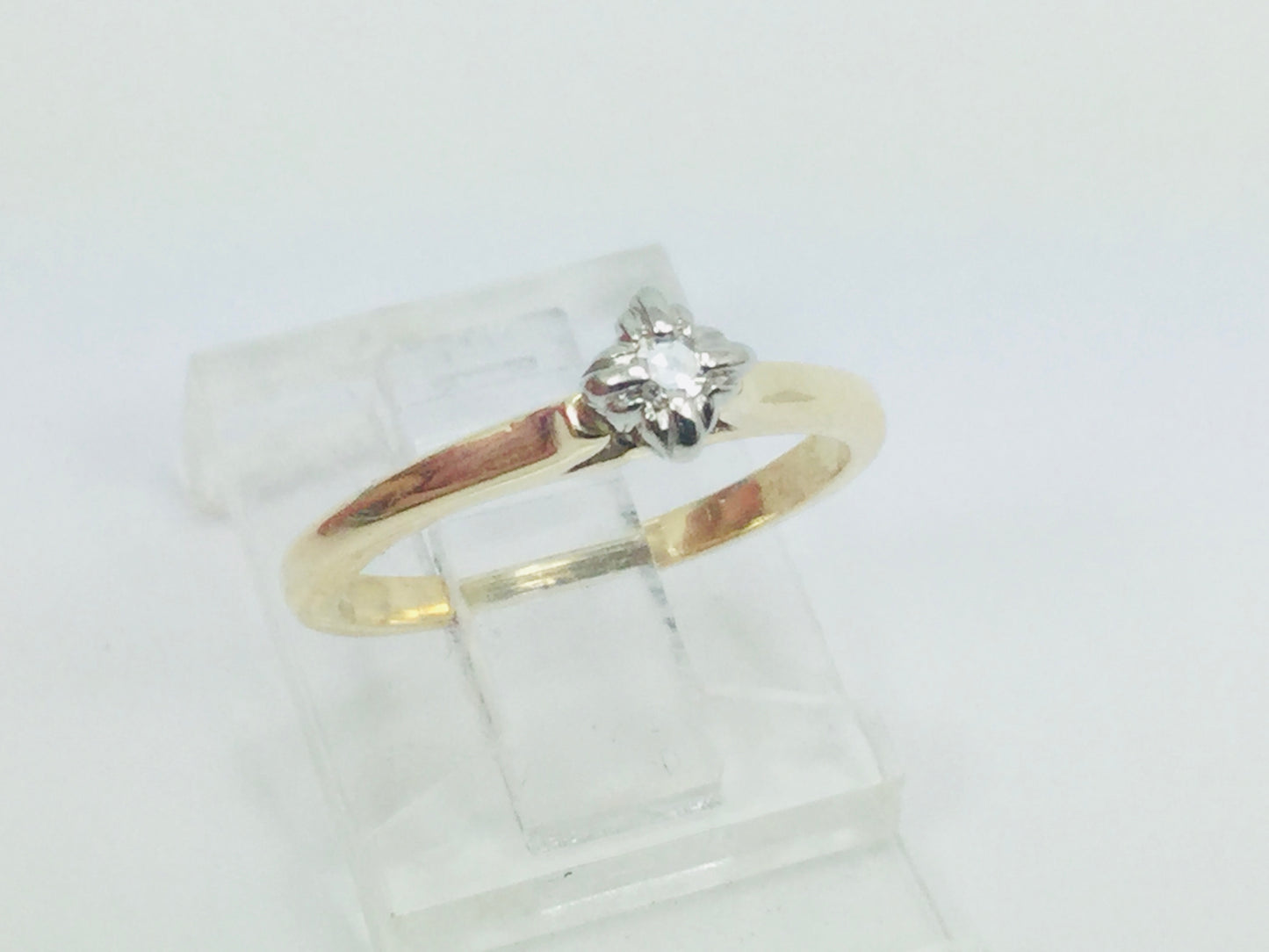 14k Yellow Gold Round Cut 3pt Diamond Ring