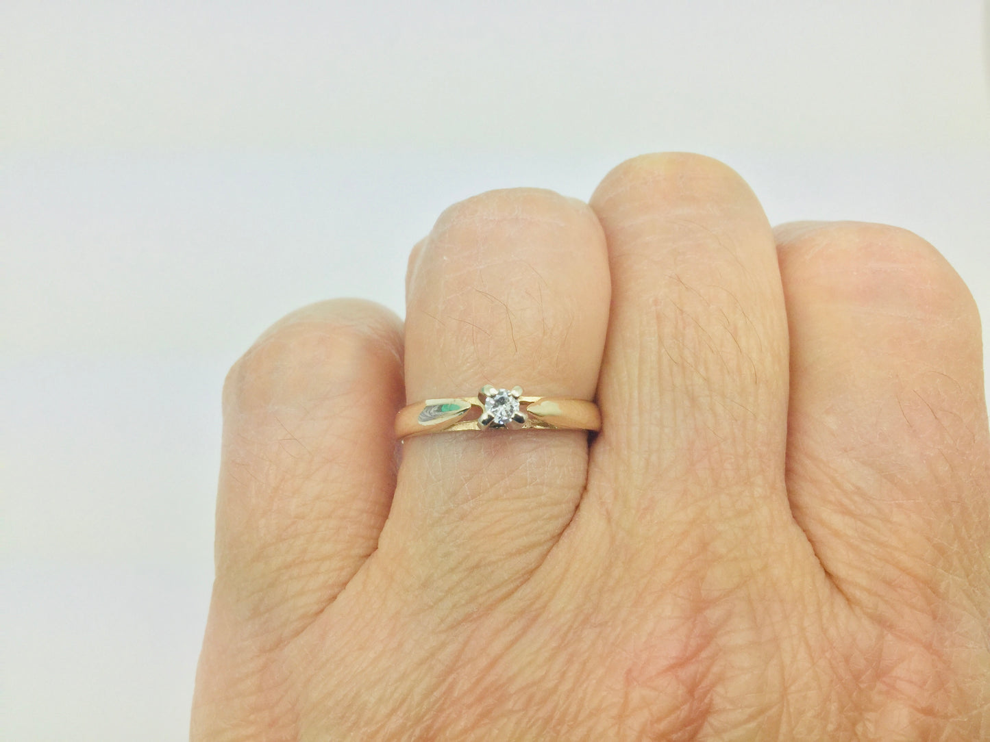 14k Yellow Gold Round Cut 0.07ct Solitaire Diamond Ring