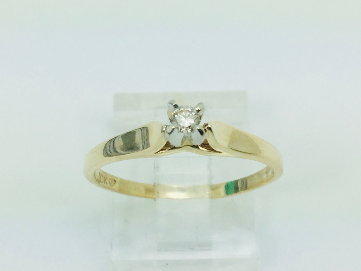 10k Yellow Gold Round Cut 0.06ct Solitaire Diamond Ring