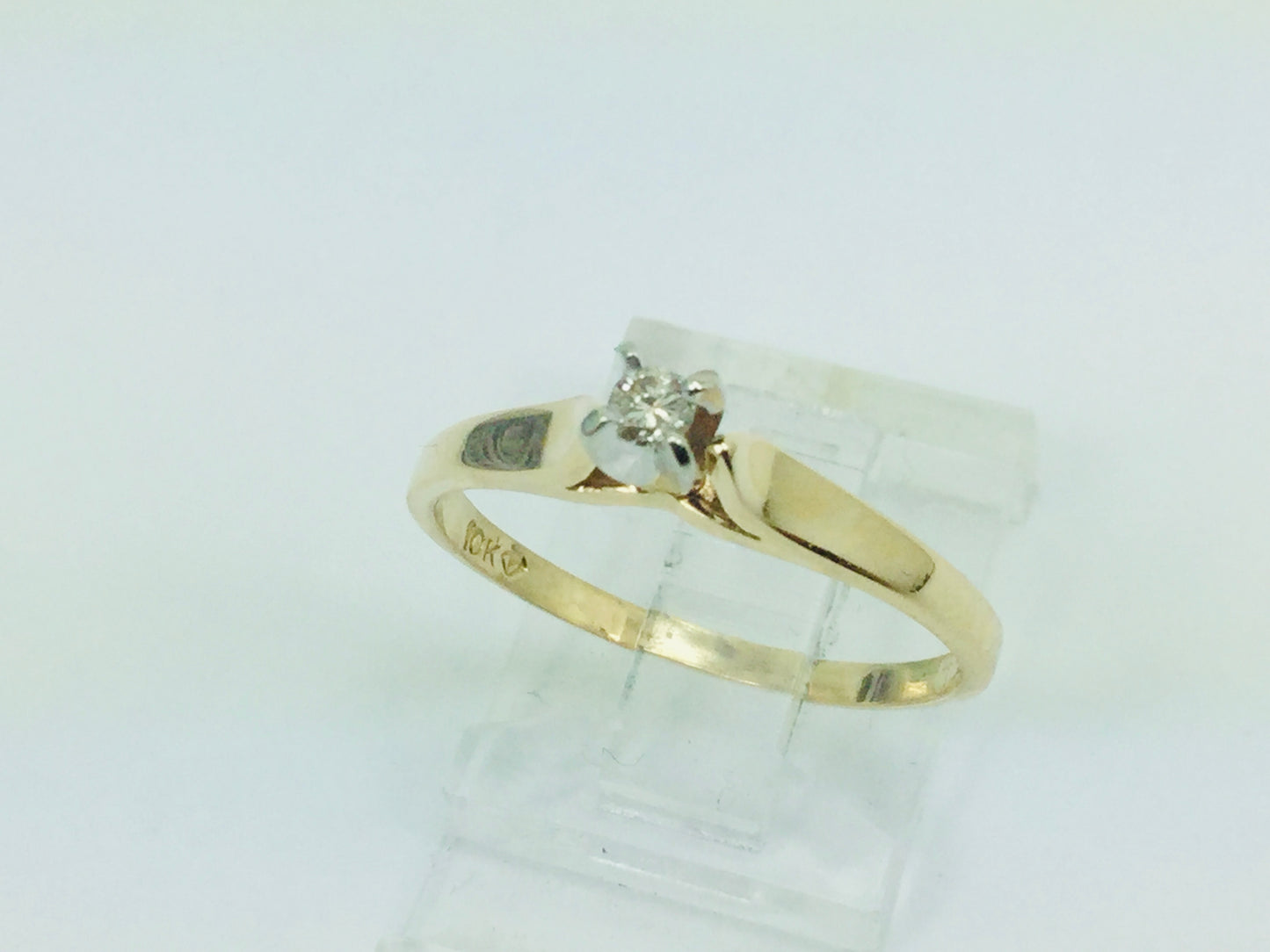 10k Yellow Gold Round Cut 0.06ct Solitaire Diamond Ring