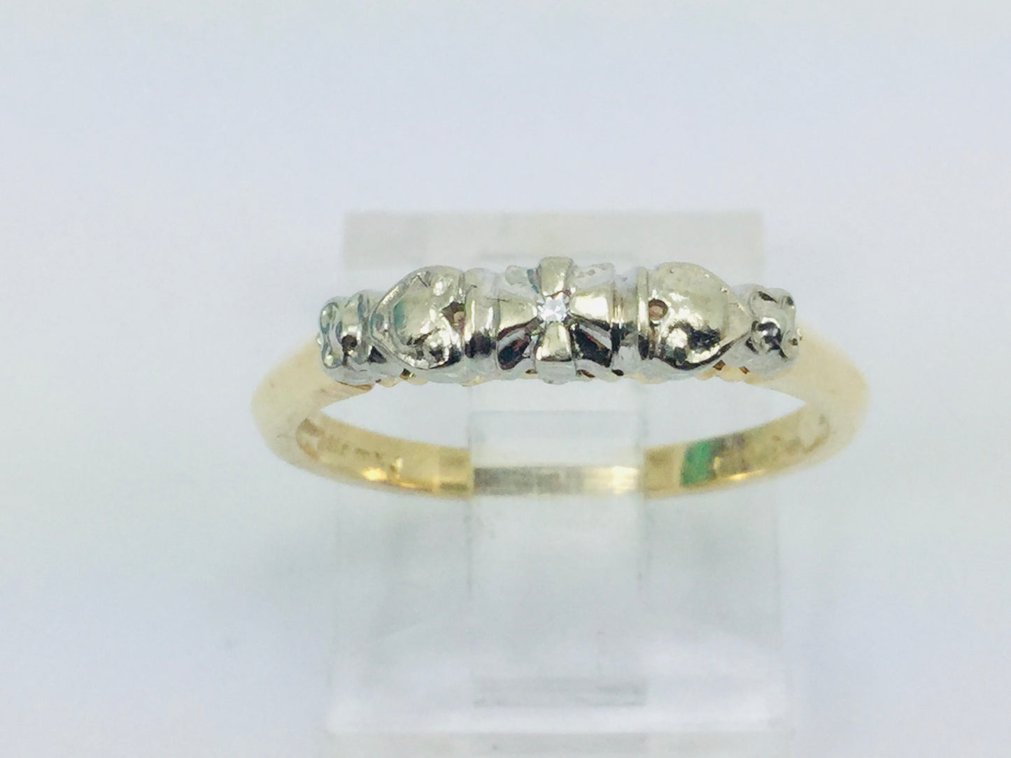 14k Yellow Gold Round Cut Diamond Heart Ring