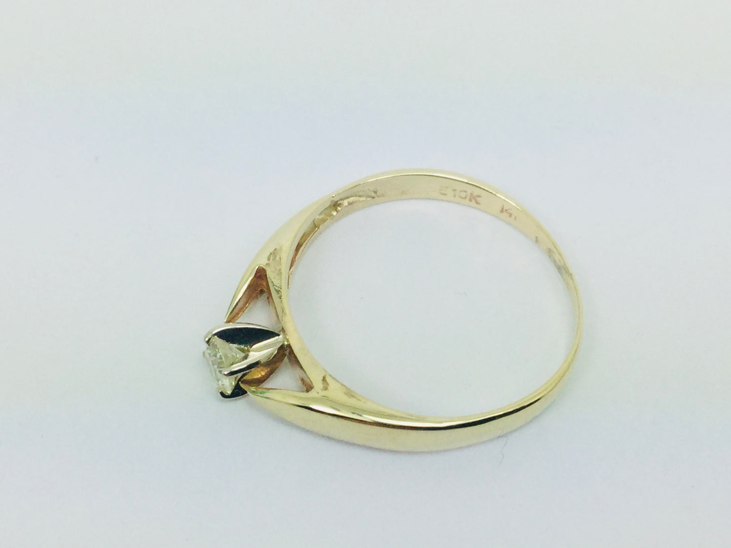 10k Yellow Gold Round Cut 15pt Solitaire Diamond Ring