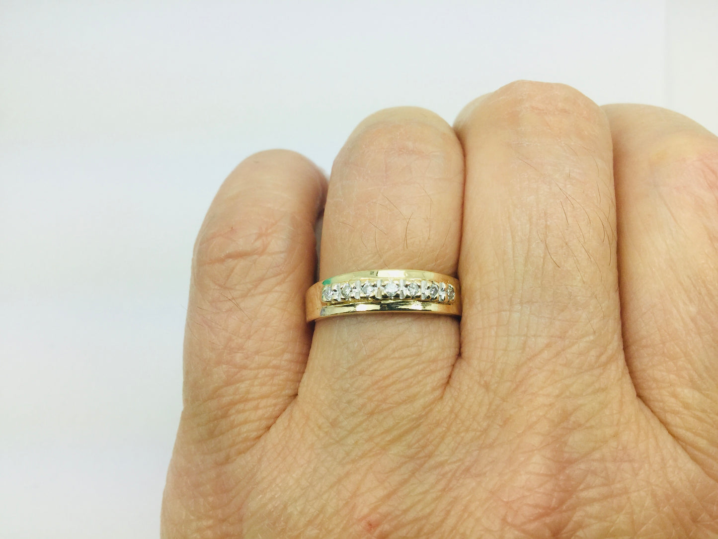 14k Yellow Gold Round Cut 14pt Row Set Diamond Ring