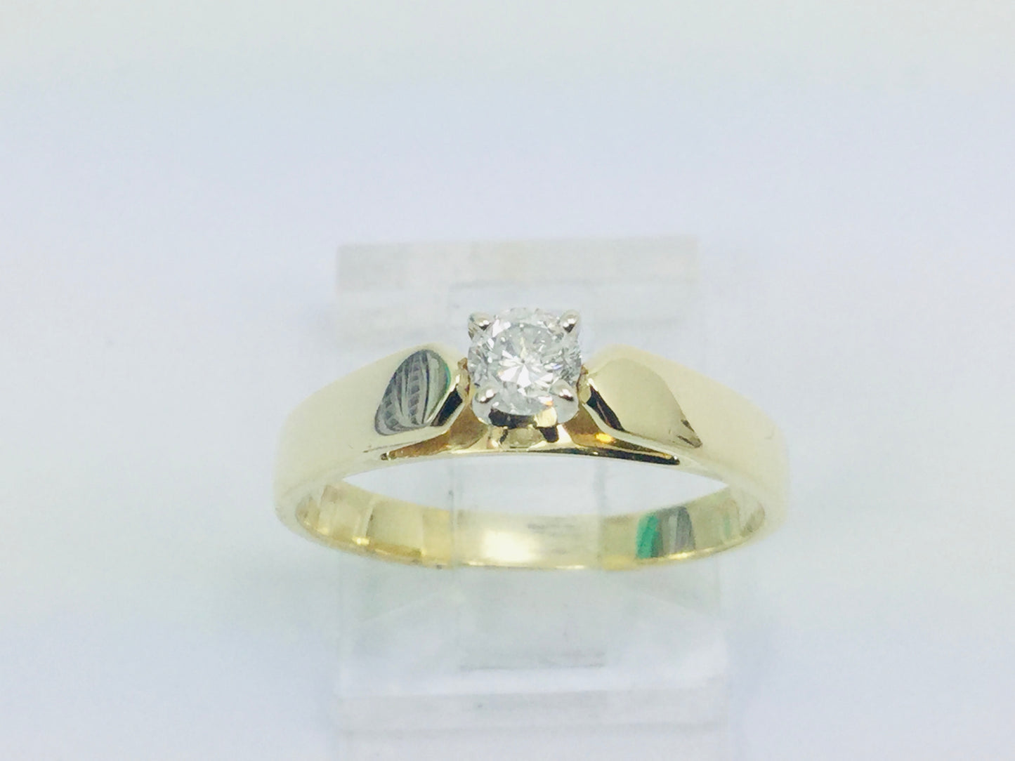 14k Yellow Gold Round Cut 17pt Diamond Solitaire Ring