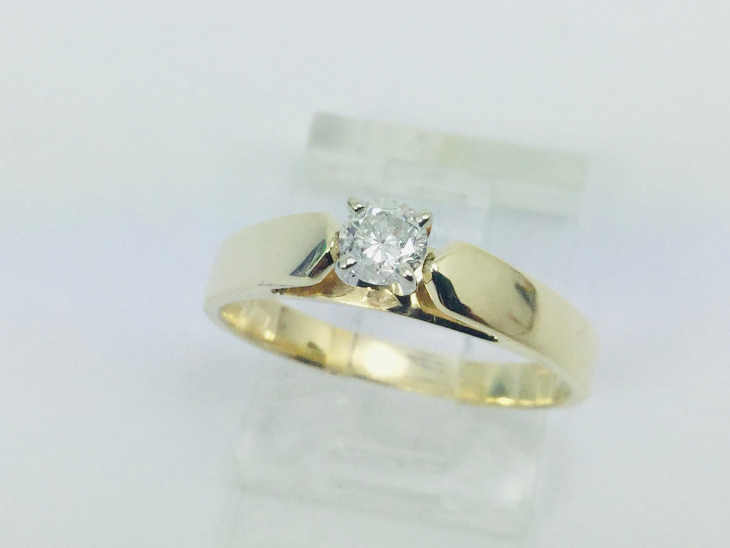 14k Yellow Gold Round Cut 17pt Diamond Solitaire Ring