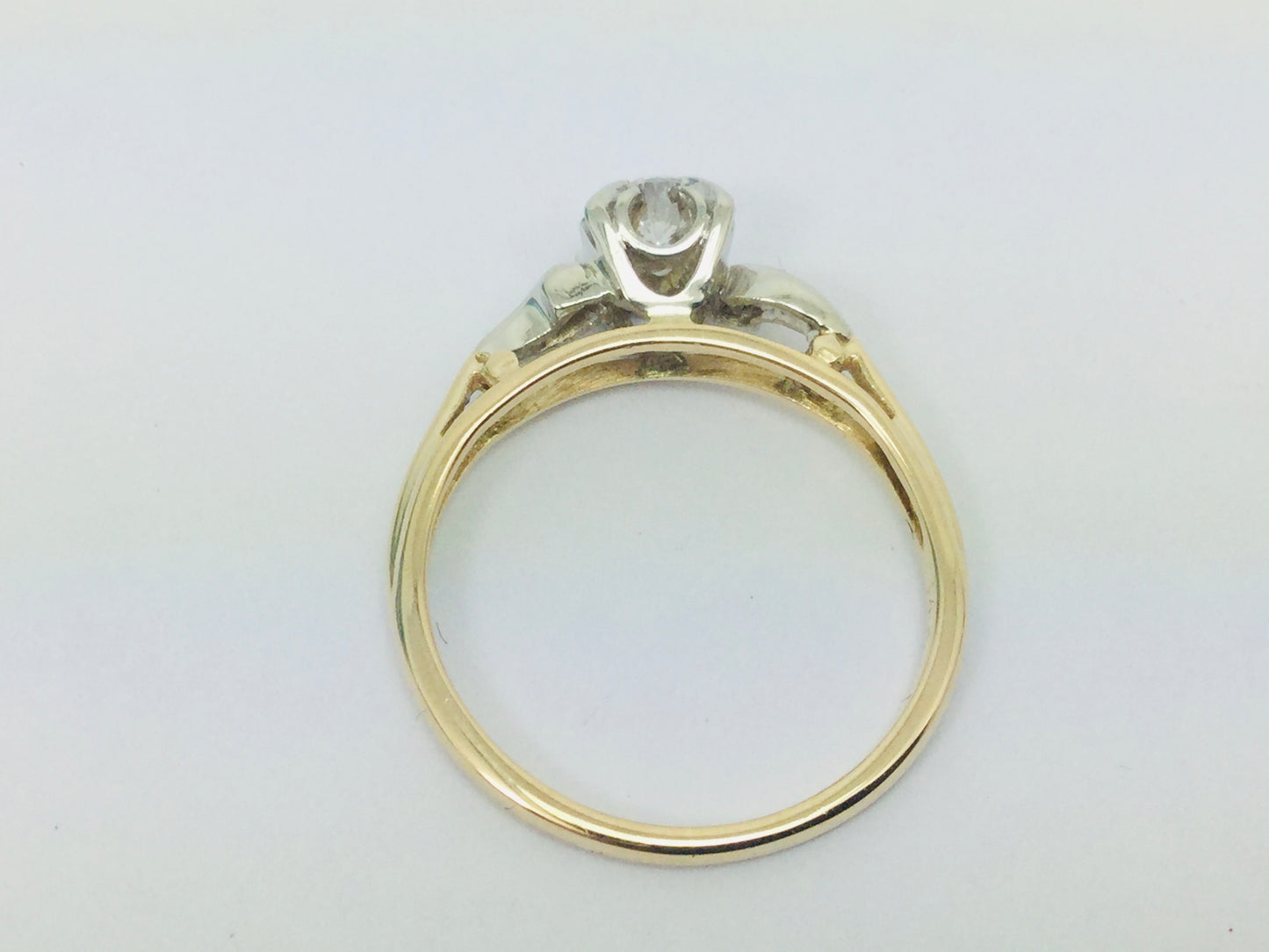 14k Yellow Gold Round Cut 15pt Diamond Solitaire Ring