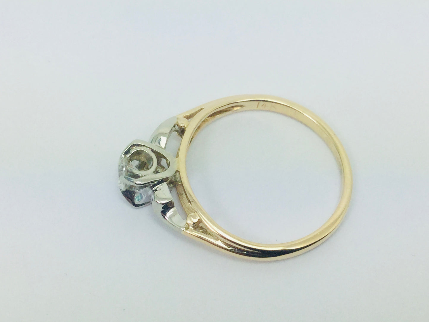 14k Yellow Gold Round Cut 15pt Diamond Solitaire Ring